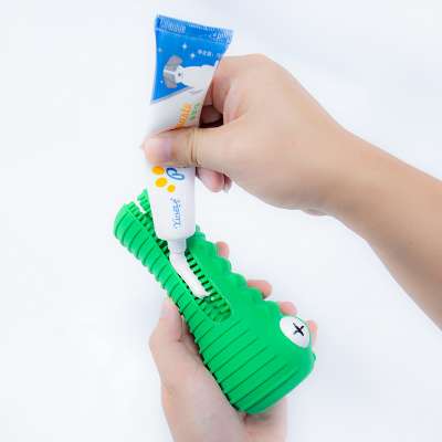 Amazon pet supplies eco friendly rubber crocodile squeaking molar toothbrush dog chew toy